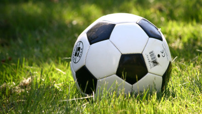 Hero Display Image  – provided by https://pixabay.com/de/photos/football-fußball-ball-sport-feld-1396740/