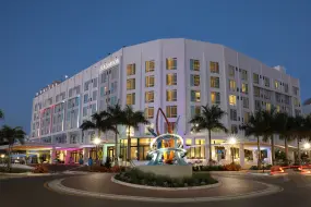 Hero Display Image   – provided by Visit Sarasota