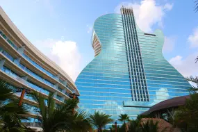 Das berühmte Gitarrenhotel in Fort Lauderdale, das Seminole Hard Rock Hotel and Casino Hollywood  | Das berühmte Gitarrenhotel in Fort Lauderdale, das Seminole Hard Rock Hotel and Casino Hollywood |   – provided by (c) Seminole Hard Rock Hotel and Casino Hollywood
