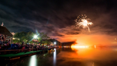 Natchitoches Feuerwerk über dem Cane River Lake  – provided by Louisiana Office of Tourism