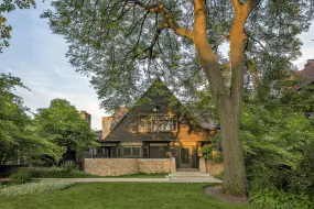 Hero Display Image   – provided by Illinois Office of Tourism