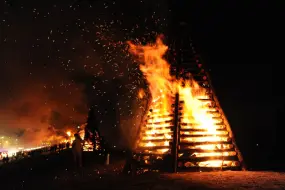 Bonfires on the Levee  | Bonfires on the Levee |   – provided by New Orleans & Company