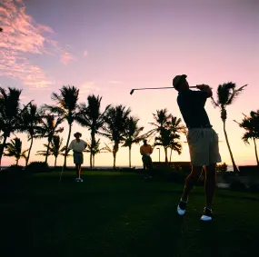 Hero Display Image   – © Fort Myers - Islands, Beaches and Neighboorhoods_Dawn to dusk golfing