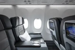 Hero Display Image   – provided by Icelandair