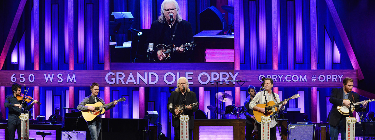 Jimmy Skaggs bei einem Konzert in der Grand Ole Opry in Nashville