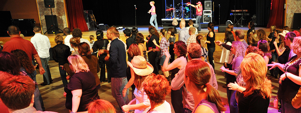 Linedancing im Wildhorse Saloon in Nashville